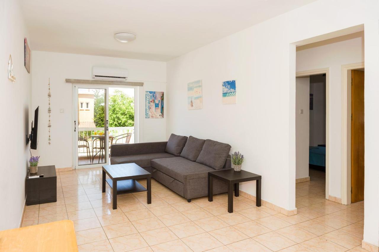 Mynapa Apartments Ayía Nápa Extérieur photo
