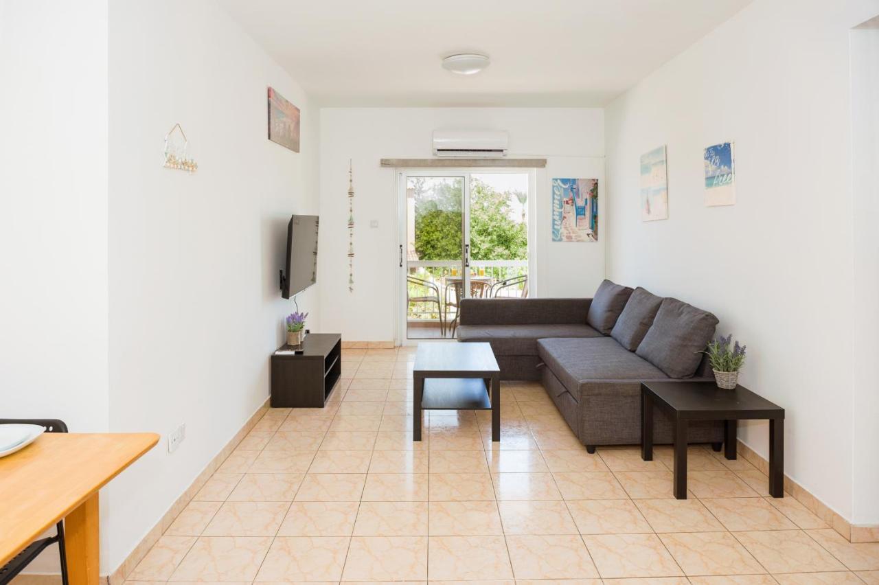 Mynapa Apartments Ayía Nápa Extérieur photo