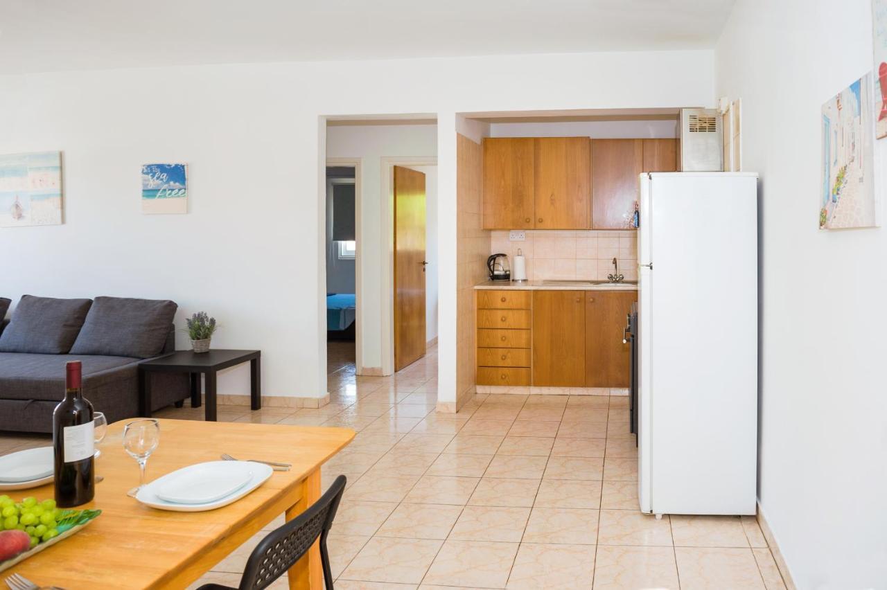 Mynapa Apartments Ayía Nápa Extérieur photo