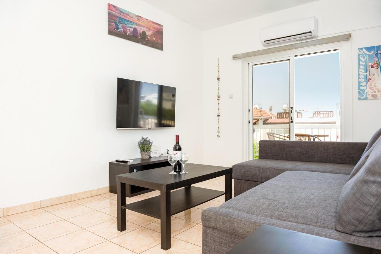 Mynapa Apartments Ayía Nápa Extérieur photo