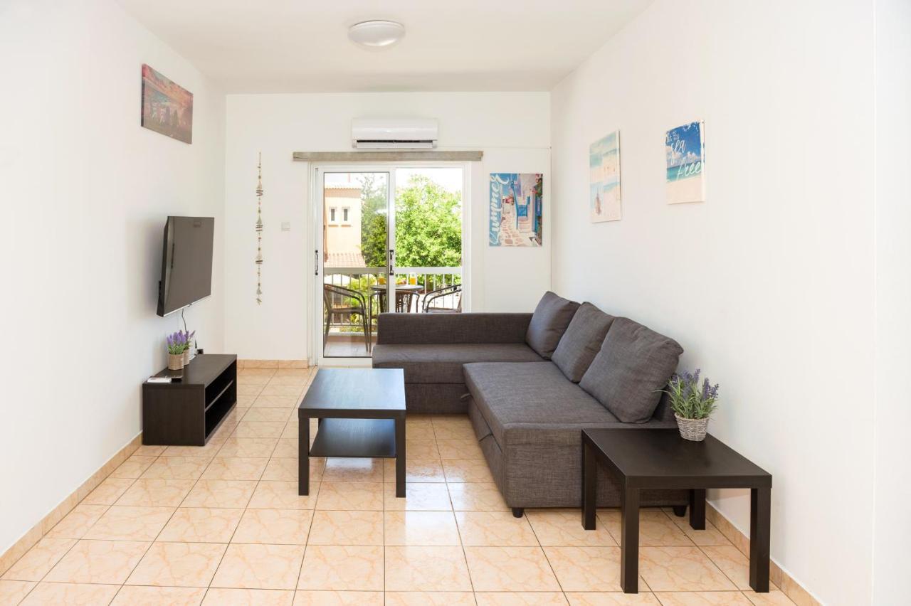 Mynapa Apartments Ayía Nápa Extérieur photo