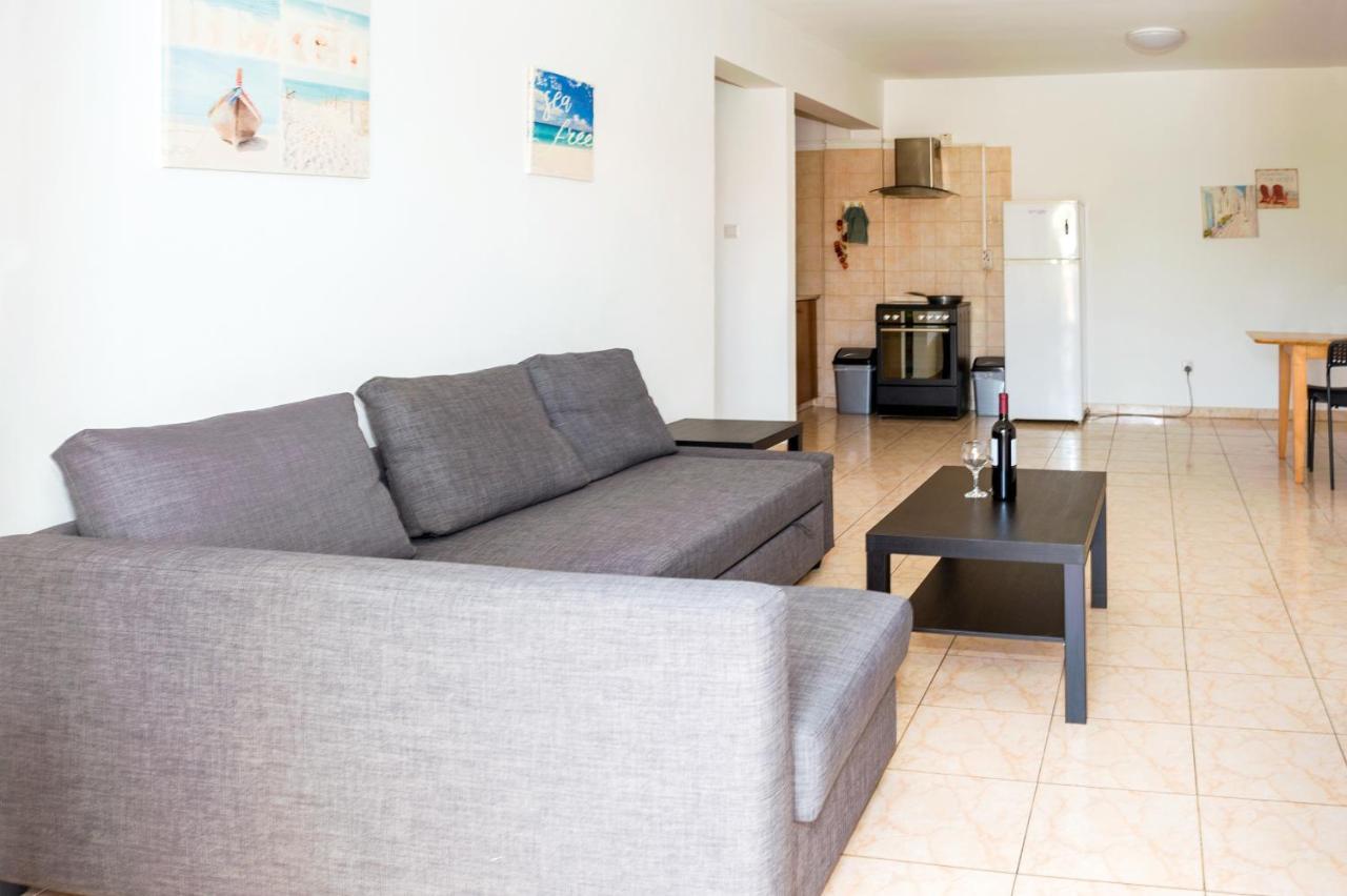Mynapa Apartments Ayía Nápa Extérieur photo