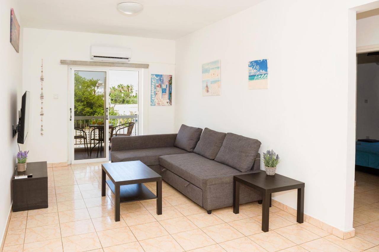Mynapa Apartments Ayía Nápa Extérieur photo