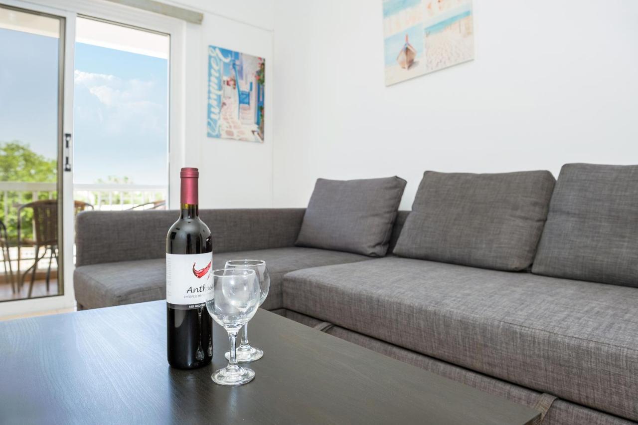 Mynapa Apartments Ayía Nápa Extérieur photo
