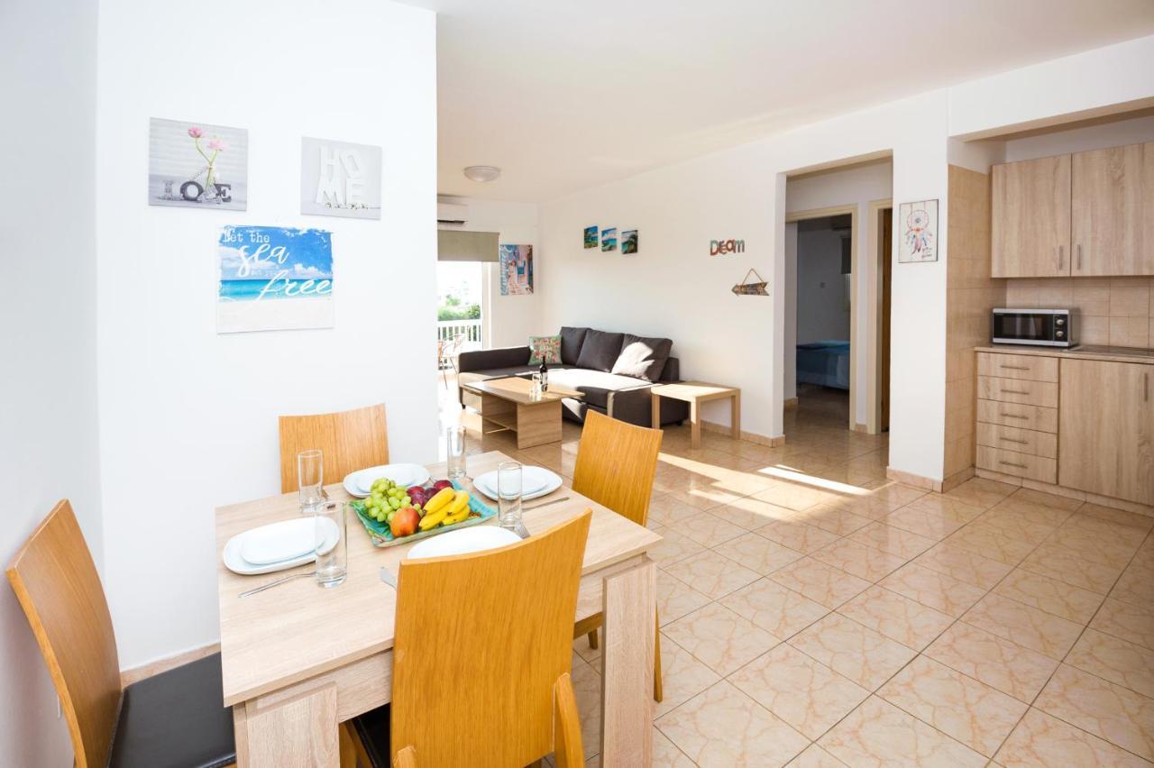 Mynapa Apartments Ayía Nápa Extérieur photo