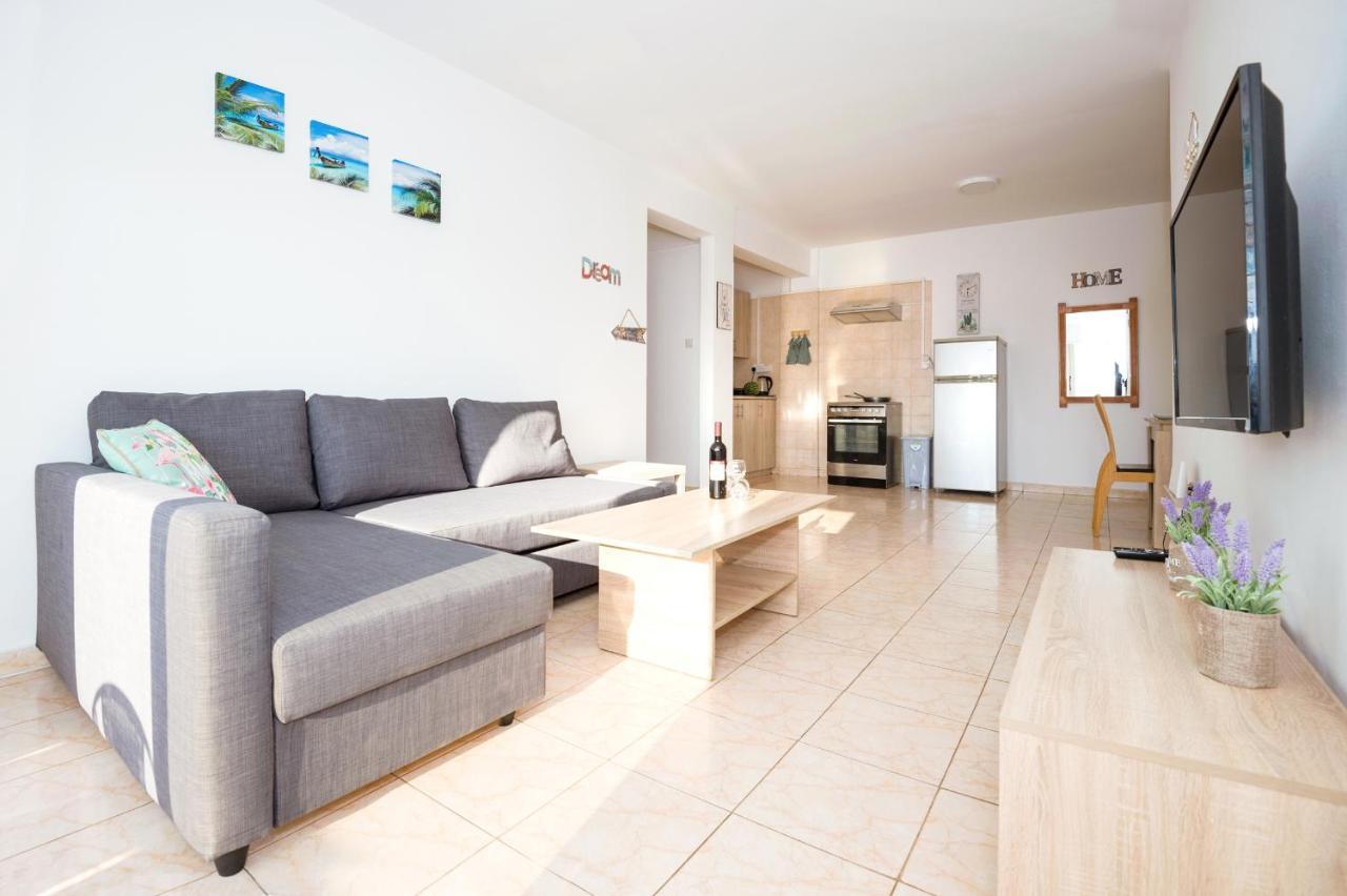Mynapa Apartments Ayía Nápa Extérieur photo