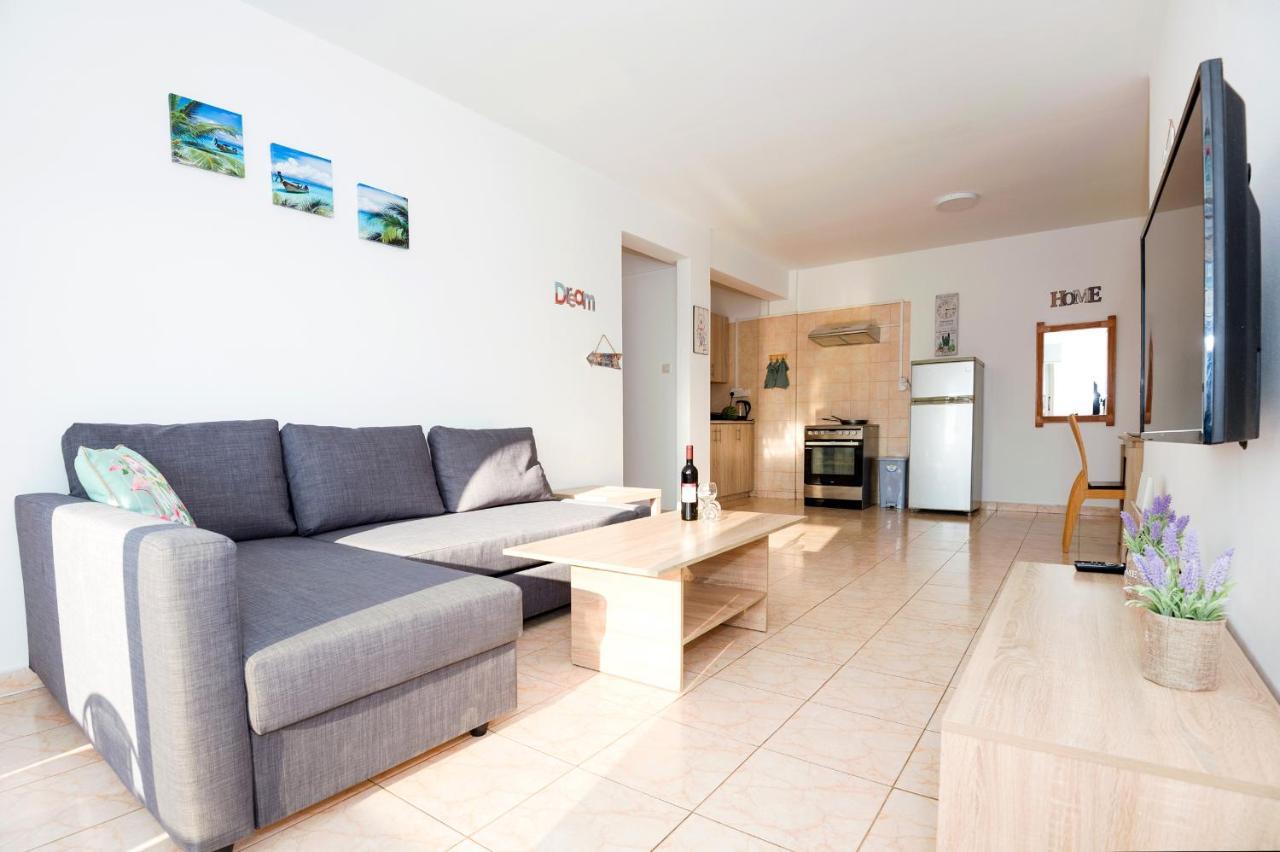 Mynapa Apartments Ayía Nápa Extérieur photo