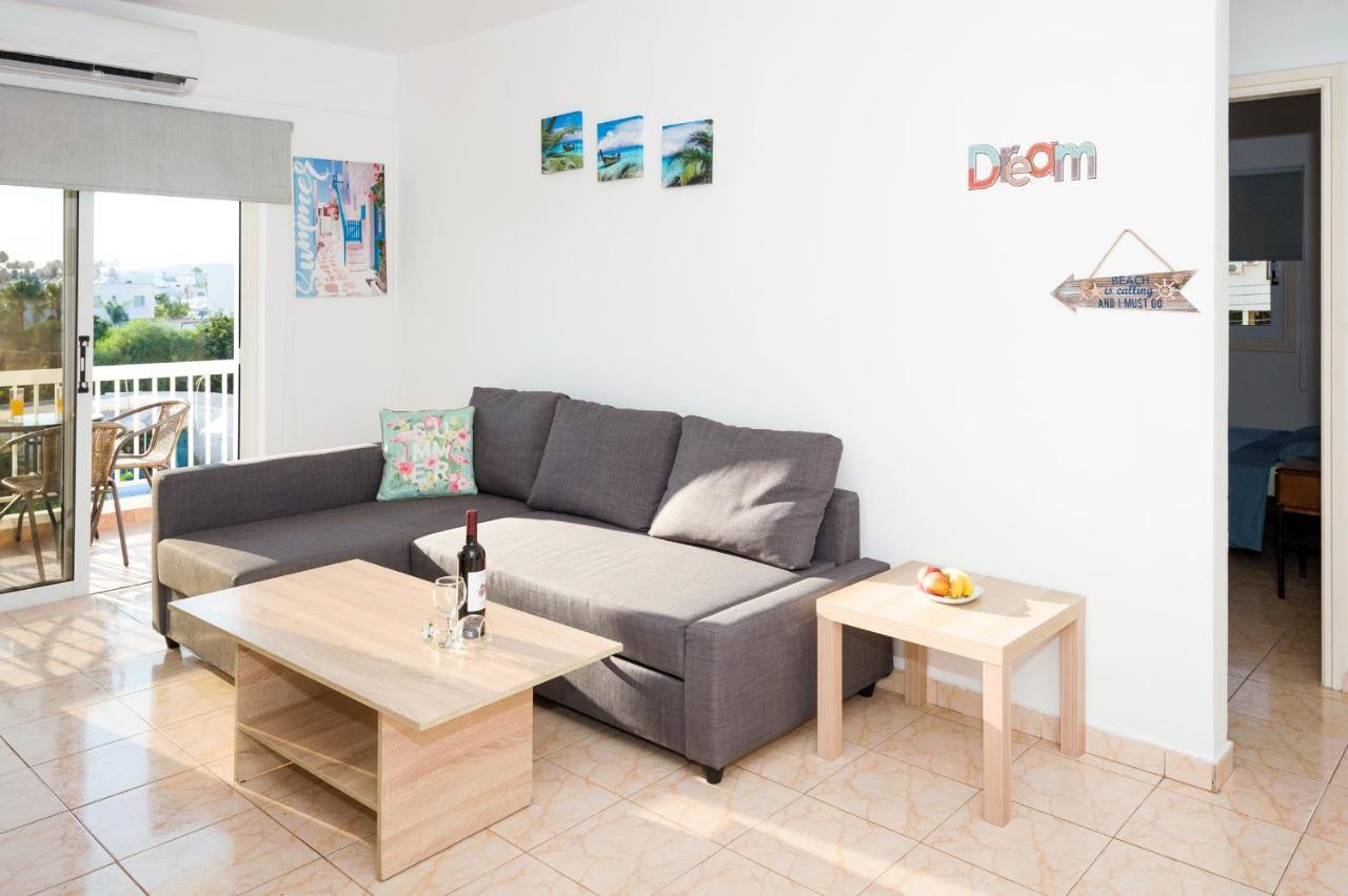 Mynapa Apartments Ayía Nápa Extérieur photo